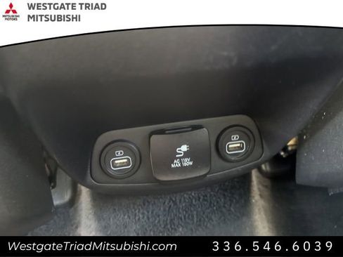 Used 2023 Hyundai Santa Fe Calligraphy image 27