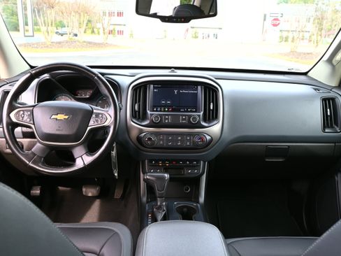 Used 2021 Chevrolet Colorado Z71 w/ Safety Package image 12