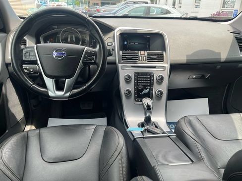 Used 2017 Volvo XC60 T6 Dynamic w/ Preferred Option Package AWD/4WD image 7