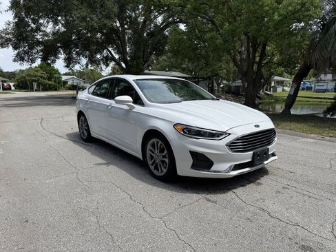 Used 2020 Ford Fusion SEL FWD image 3