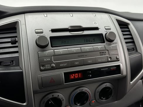 Used 2010 Toyota Tacoma PreRunner image 14