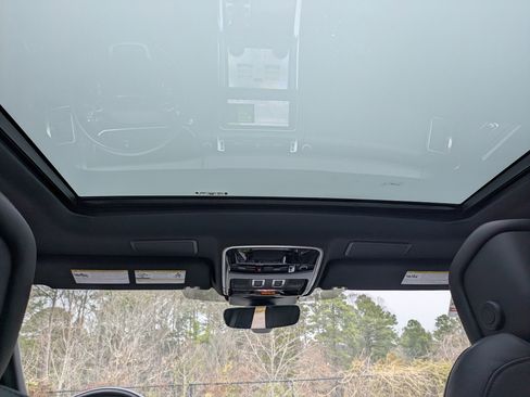 Used 2022 Land Rover Range Rover Sport HSE Silver Edition image 25