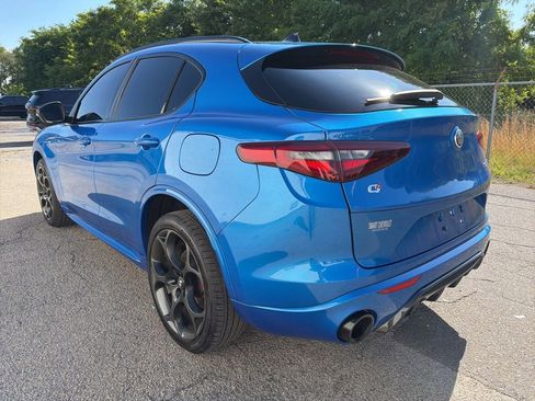 Used 2022 Alfa Romeo Stelvio Veloce AWD/4WD image 4