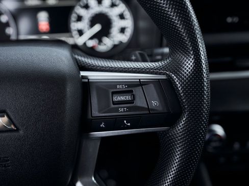 Used 2025 Mitsubishi Outlander ES image 45