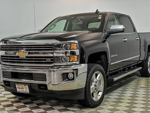 Used 2016 Chevrolet Silverado 2500 LTZ w/ Duramax Plus Package AWD/4WD image 5