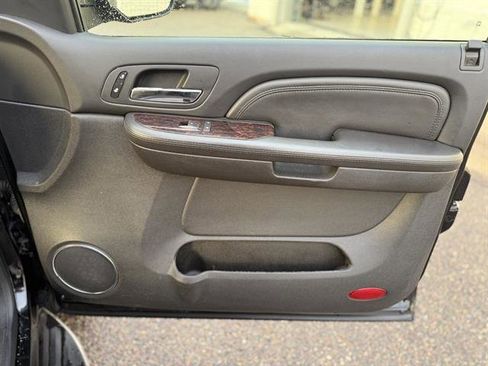 Used 2009 GMC Yukon XL Denali image 25