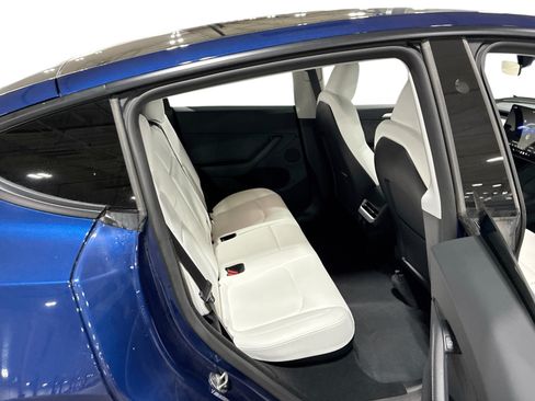 Certified 2023 Tesla Model Y Long Range AWD/4WD image 11