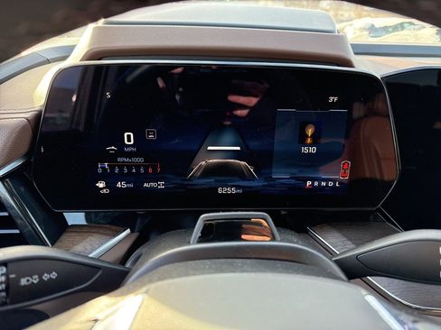 Used 2025 Chevrolet Tahoe High Country image 9