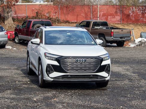 Used 2024 Audi Q4 e-tron Premium image 11