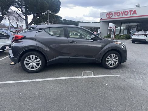 Certified 2021 Toyota C-HR LE image 2