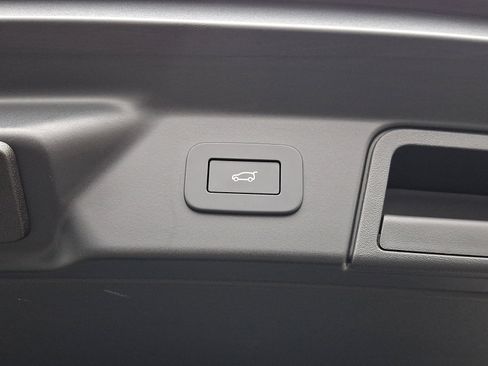 Used 2025 Land Rover Range Rover Velar Dynamic SE image 29