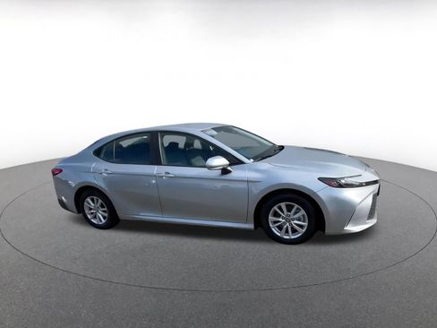 Used 2025 Toyota Camry LE image 2