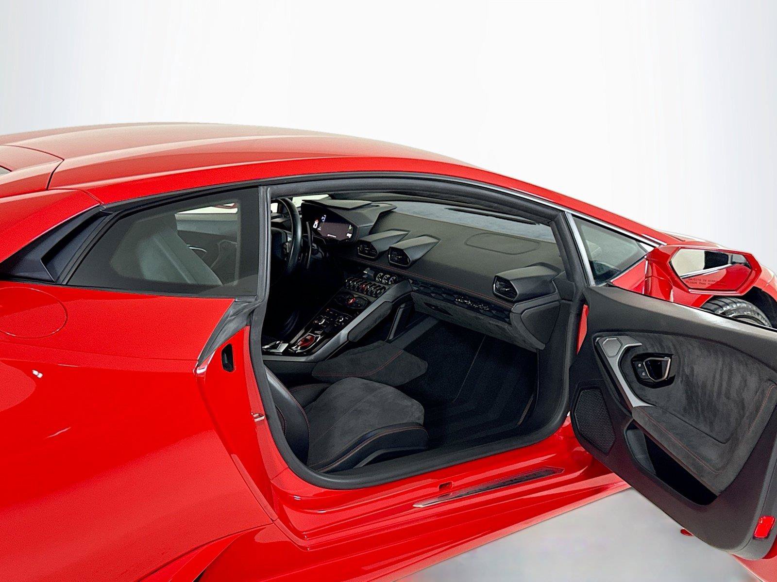 Used 2016 Lamborghini Huracan LP 580-2 RWD image 28