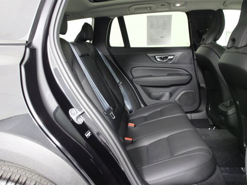 Certified 2025 Volvo V60 B5 Cross Country Plus image 30