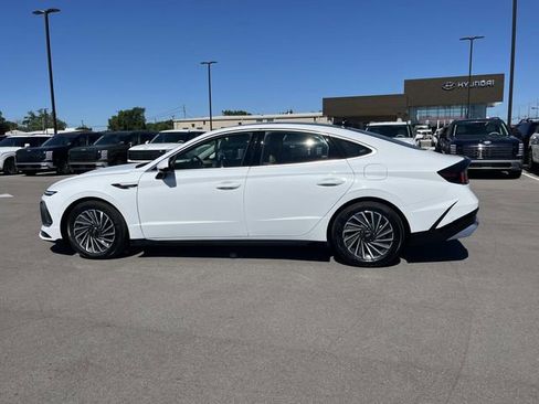 Certified 2025 Hyundai Sonata Limited FWD image 8