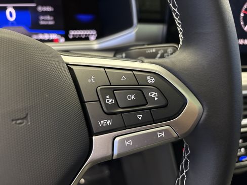 New 2026 Volkswagen Taos SE image 16