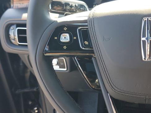 New 2026 Lincoln Aviator Black Label w/ Dynamic Handling Package AWD/4WD image 16