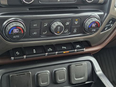 Used 2018 Chevrolet Silverado 1500 High Country image 15