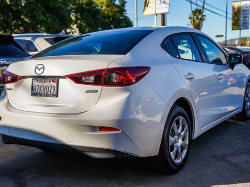 Used 2018 MAZDA MAZDA3 Sport image 8