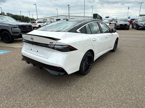 New 2026 Nissan Sentra SR FWD image 7