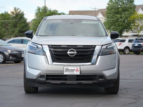 Used 2024 Nissan Pathfinder S AWD/4WD image 8
