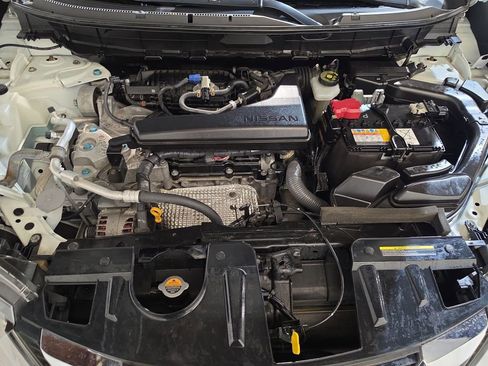 Used 2020 Nissan Rogue SV AWD/4WD image 17