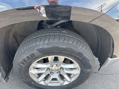 Used 2023 Chevrolet Silverado 1500 LT AWD/4WD image 19