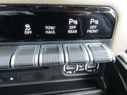 Used 2019 RAM 1500 Laramie image 35