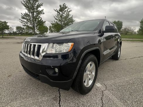 Used 2011 Jeep Grand Cherokee Laredo image 1