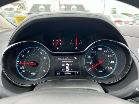 Used 2017 Chevrolet Cruze LT FWD image 25