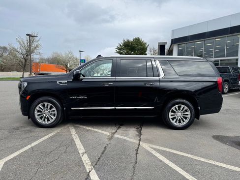 Used 2023 GMC Yukon XL SLT w/ Max Trailering Package AWD/4WD image 2