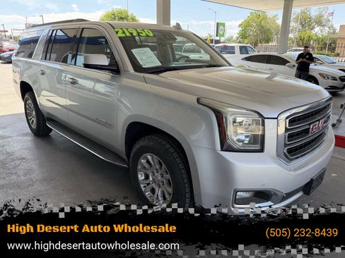 Used 2019 GMC Yukon XL SLT w/ Open Road Package AWD/4WD image 1
