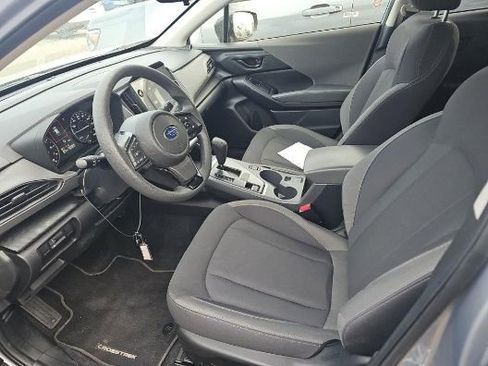 Used 2025 Subaru Crosstrek 2.0i Premium image 3