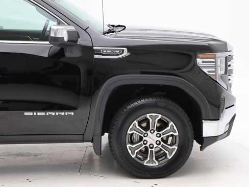 Used 2025 GMC Sierra 1500 SLT AWD/4WD image 4