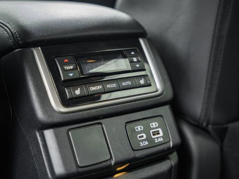 Used 2023 Subaru Ascent Limited image 32