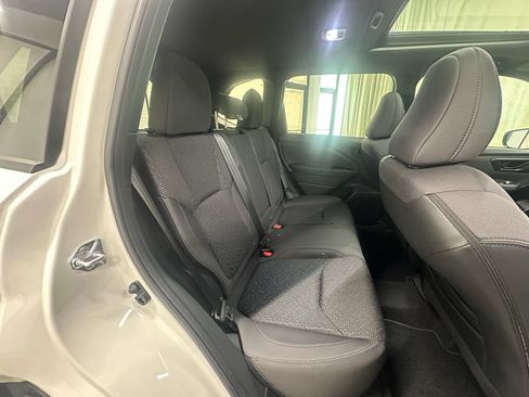 Used 2025 Subaru Forester Premium AWD/4WD image 19