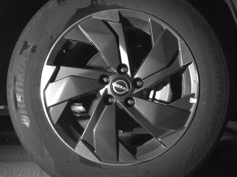 Used 2025 Nissan Rogue SV AWD/4WD image 13