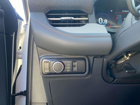 New 2025 Ford Explorer Active image 31