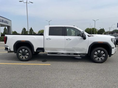 Used 2024 GMC Sierra 2500 Denali w/ Technology Package AWD/4WD image 10