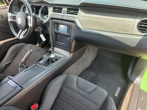 Used 2014 Ford Mustang Premium RWD image 28