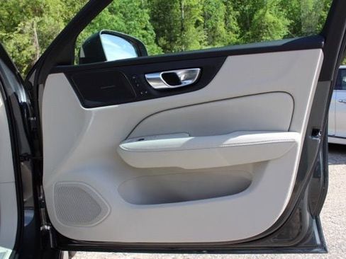 New 2026 Volvo V60 B5 Cross Country Ultra w/ Protection Package Premier AWD/4WD image 14