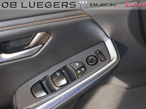 Used 2023 Nissan Sentra SR w/ Electronics Package image 8