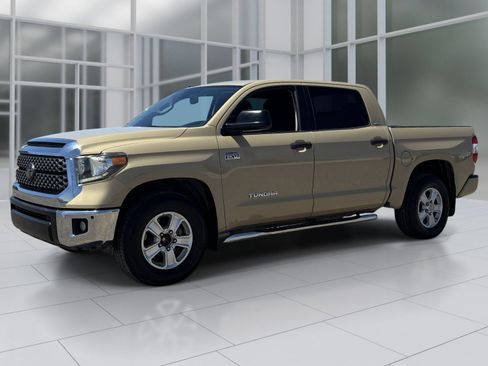 Used 2019 Toyota Tundra SR5 w/ SR5 Convenience Package RWD image 2