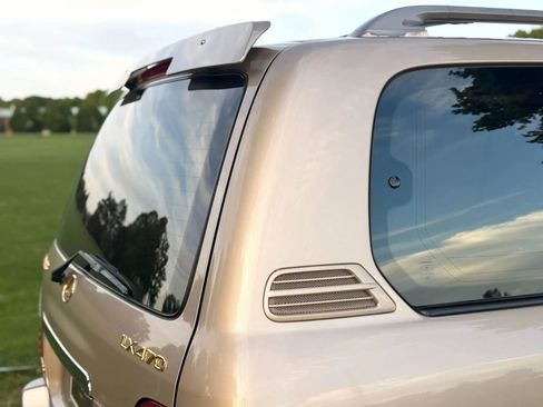 Used 2001 Lexus LX 470 4WD image 29