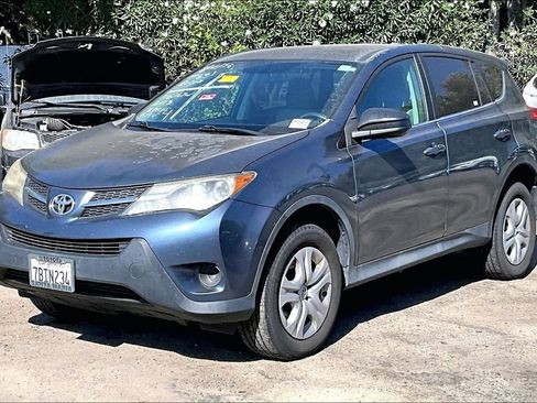 Used 2013 Toyota RAV4 LE FWD image 3