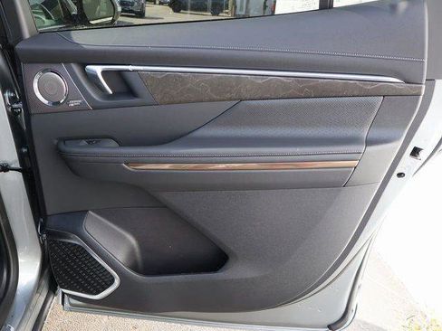 New 2026 Buick Enclave Avenir w/ Super Cruise Package AWD/4WD image 11