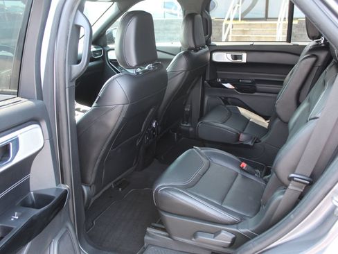 Used 2021 Ford Explorer ST w/ Equipment Group 401A AWD/4WD image 18