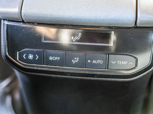 Certified 2023 Toyota Highlander LE image 7