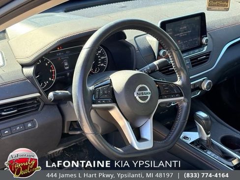 Used 2021 Nissan Altima 2.5 SR w/ SR Premium Package FWD image 12