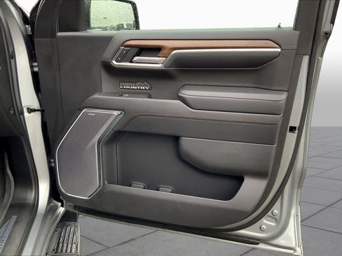 Used 2023 Chevrolet Silverado 1500 High Country w/ Technology Package AWD/4WD image 22
